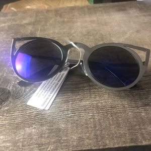 L🔥HOT SALE🔥Over Sized Kitten Sunglasses